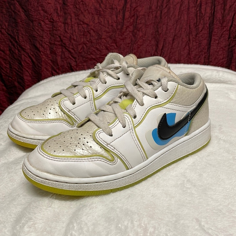 Kid's Jordan 1 Low SE Warped Swoosh GS